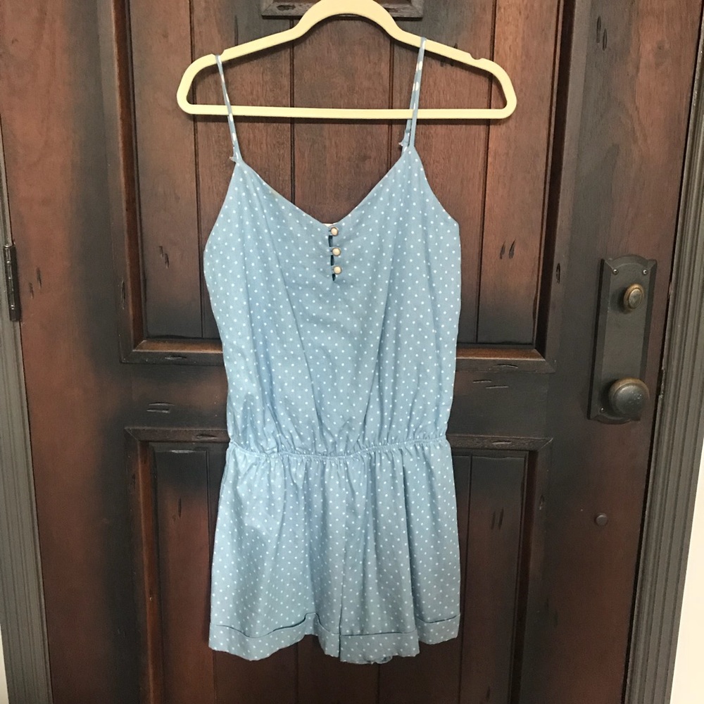 NWT, Shorts Romper  (lightweight Jean material)